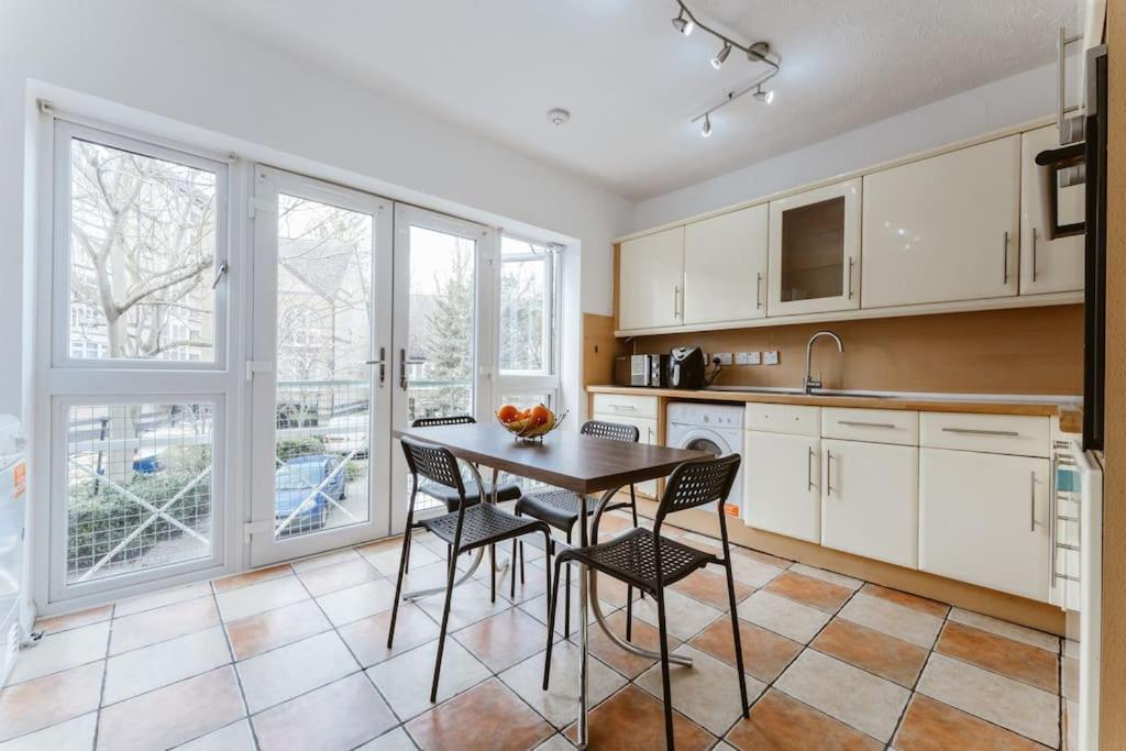 Comfortable Double Room For Your London Getaway Exterior foto