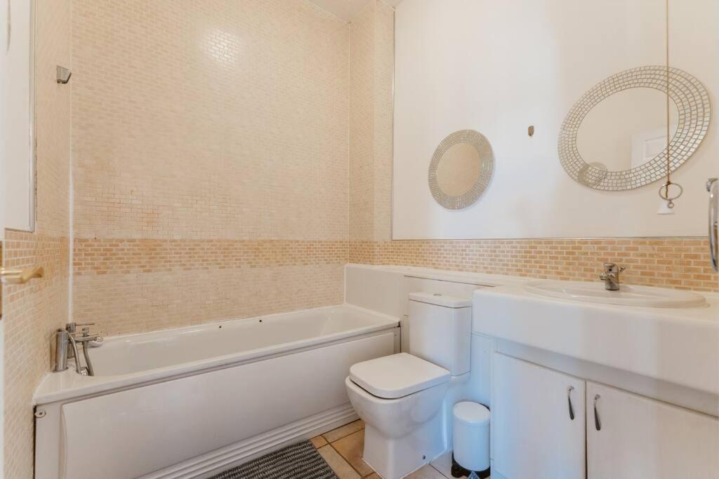 Comfortable Double Room For Your London Getaway Exterior foto